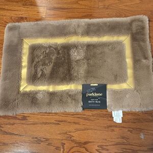 Parklane Luxury Faux Fur Bath rug rug 20" x 30" TAN with gold detail
